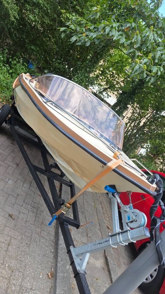 Zeer nette placom 460 speedboot met 55pk yamaha tekoop