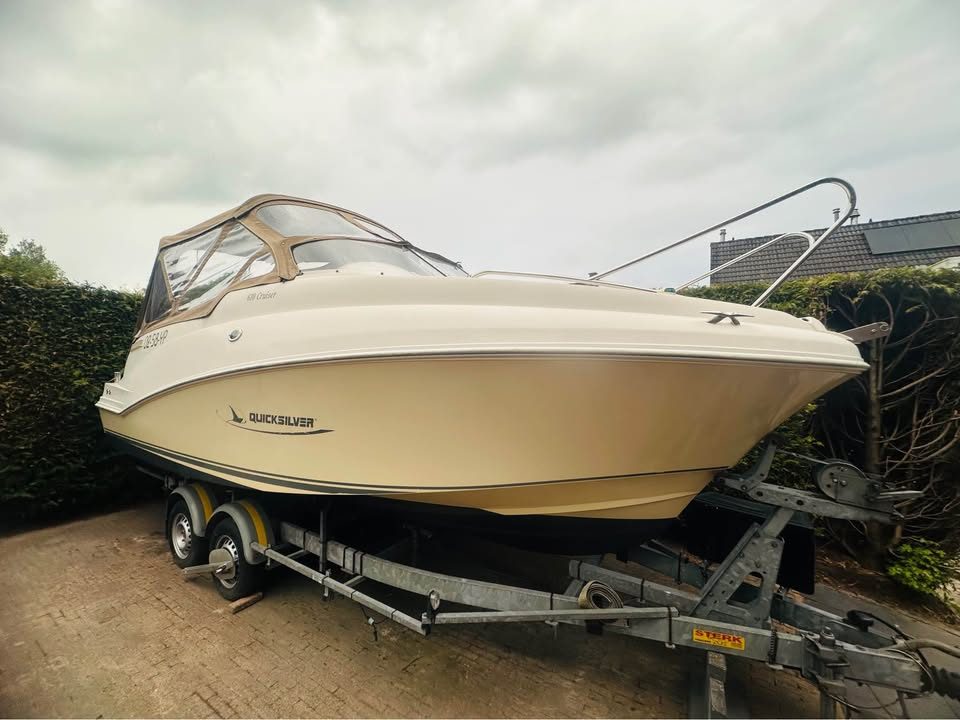 Complete Quicksilver 610/640 Cruiser 2009 luxe Motorboot met geremde